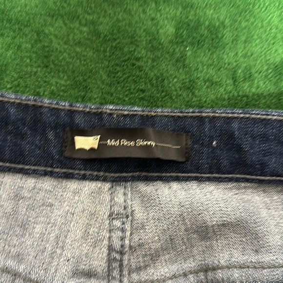 Levi’s Mid Rise Skinny Jeans Like New Condition Sz10 - Picture 3 of 10